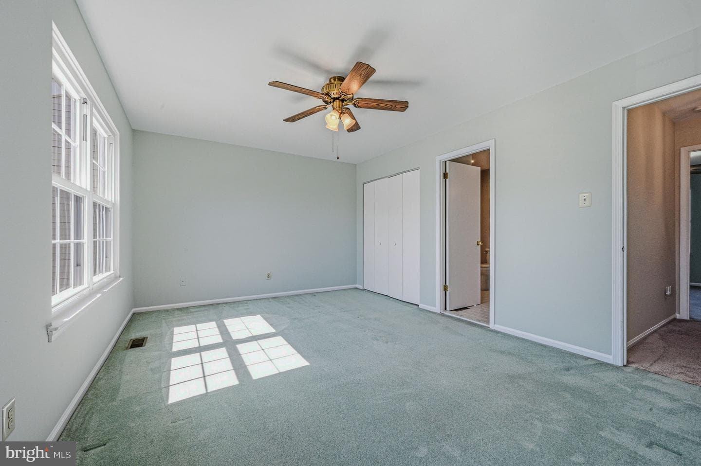 94 Victoria Drive photo 18