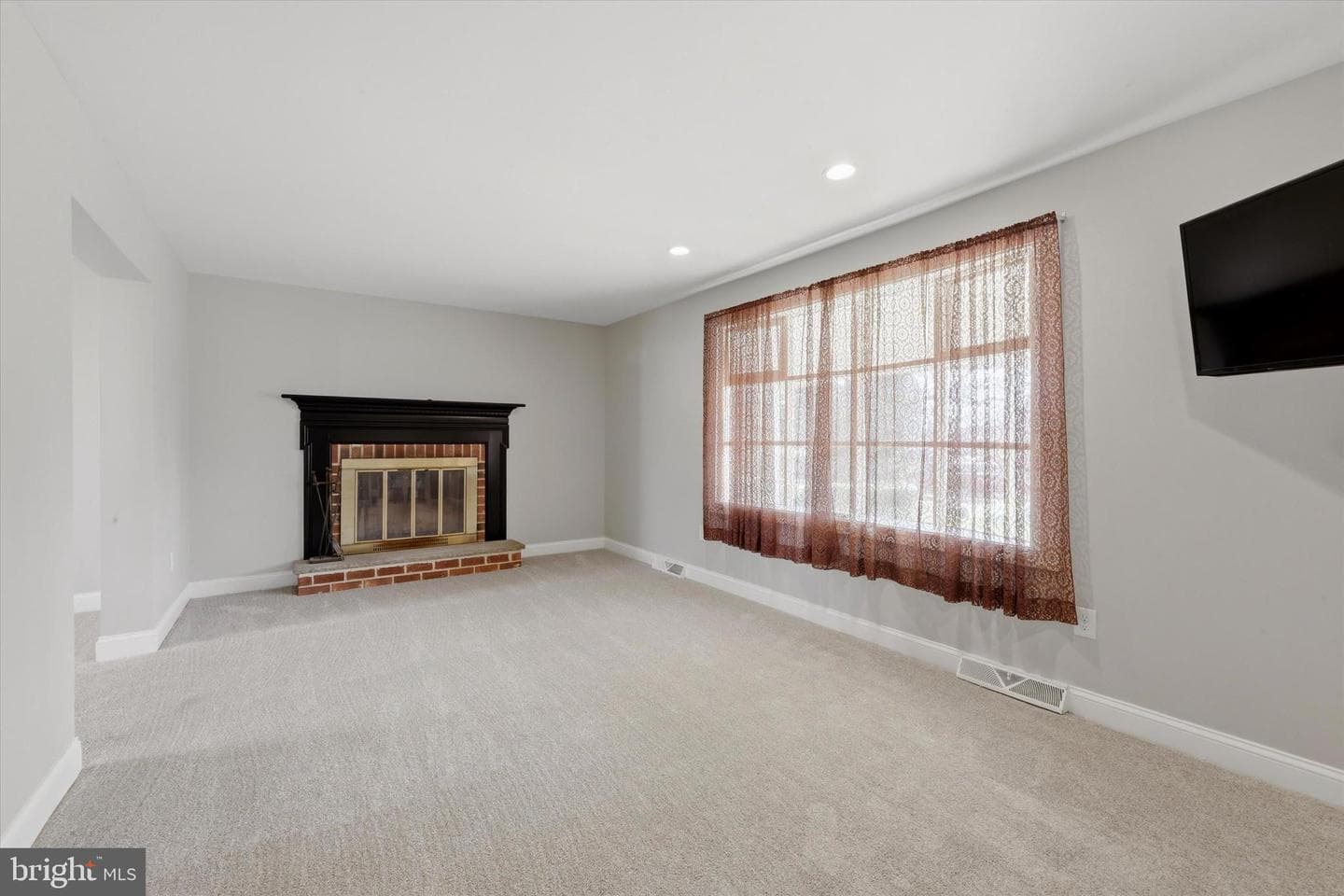 211 E Providence Road photo 3