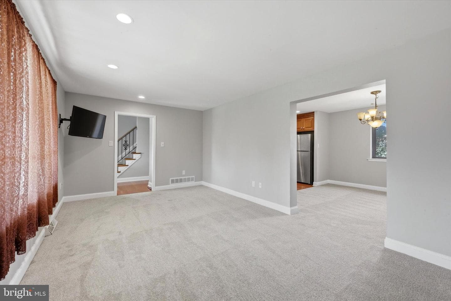 211 E Providence Road photo 5