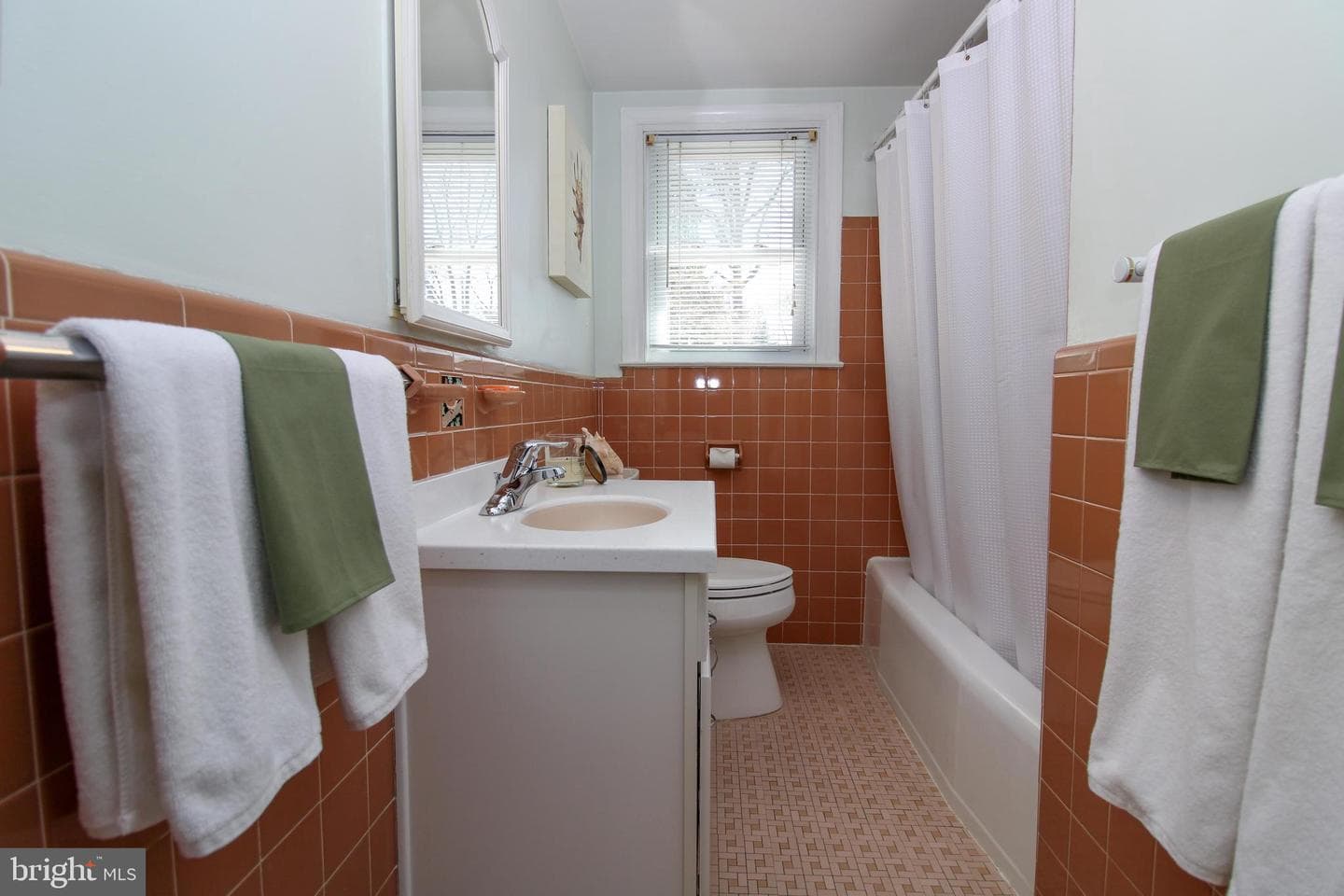 139 W Sylvan Drive photo 24