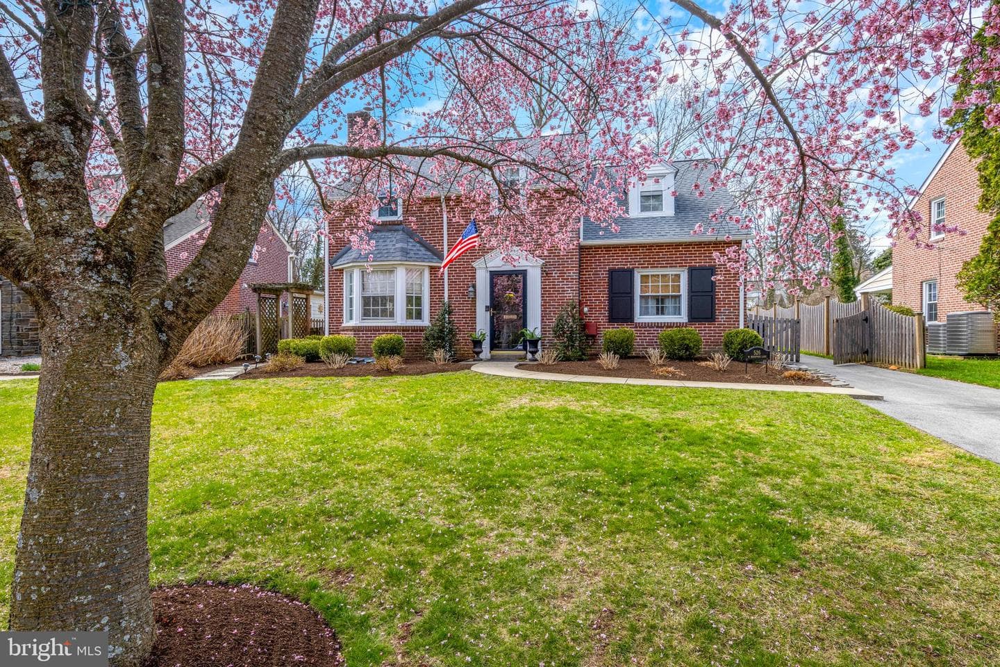 526 W Beechtree Lane photo 35