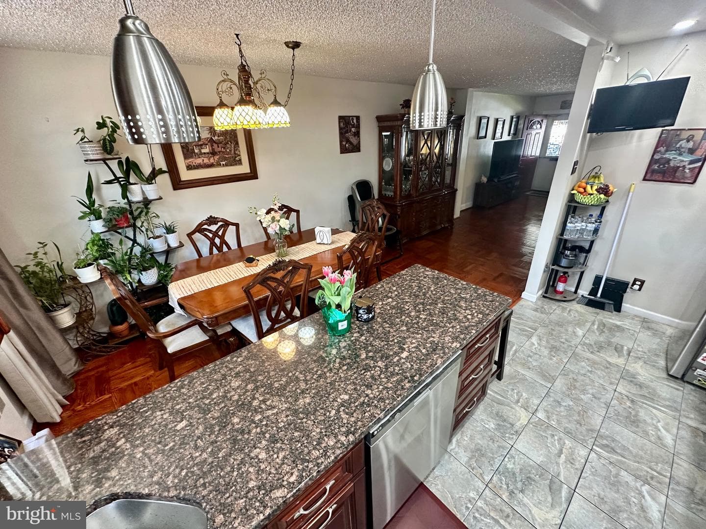 7136 Pine Street photo 9
