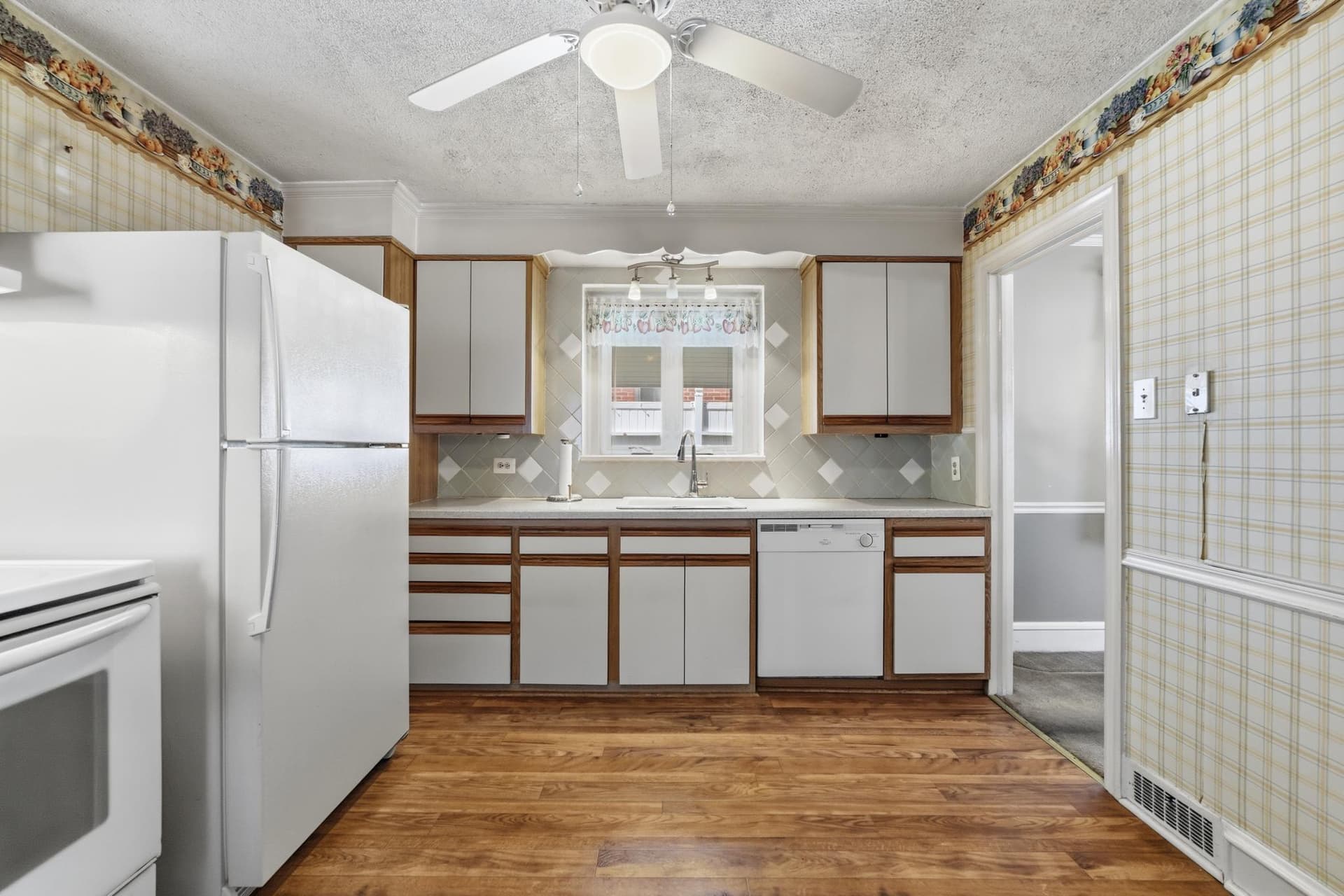 308 Eldon Avenue photo 12