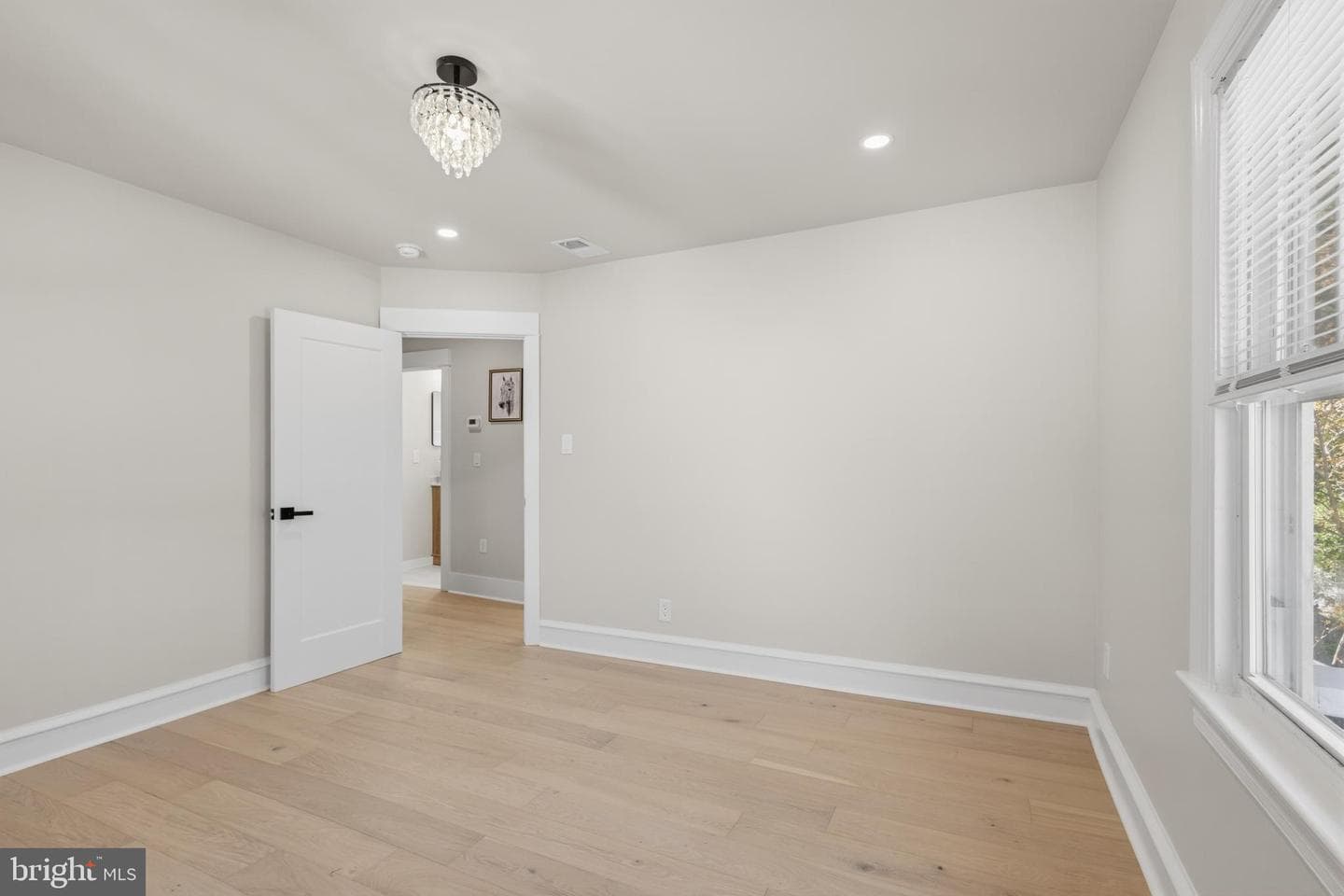624 Lawson Avenue photo 27