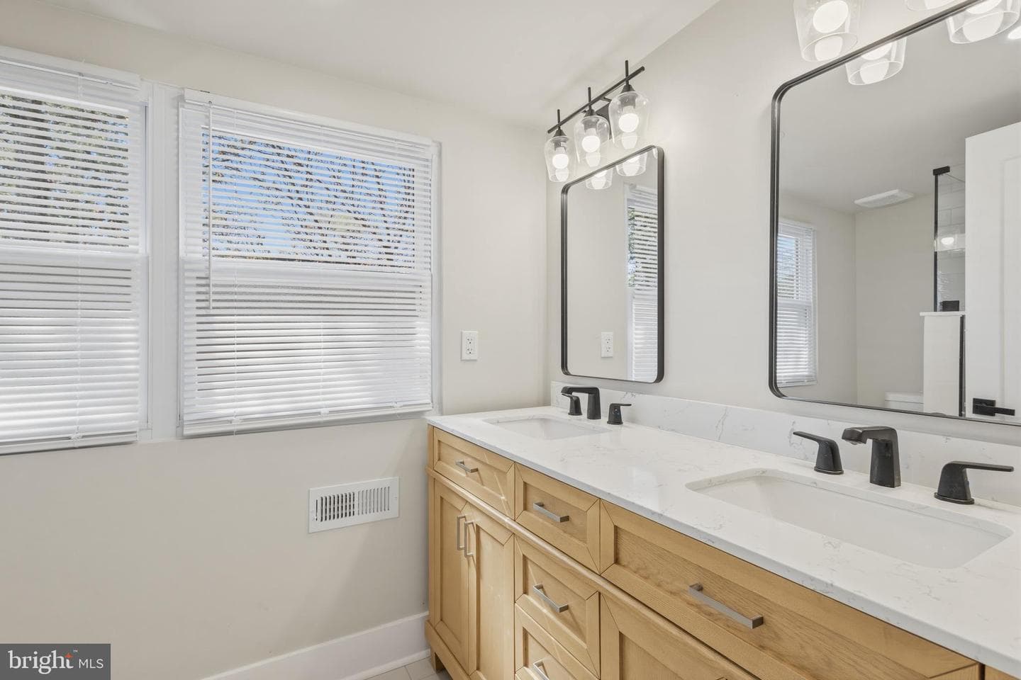 624 Lawson Avenue photo 47