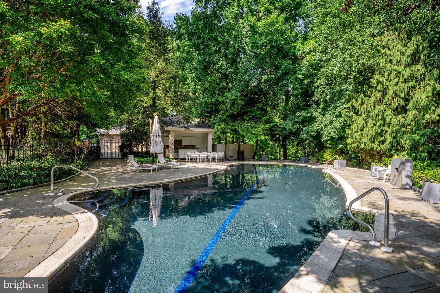 220 Ravenscliff Rd photo 10