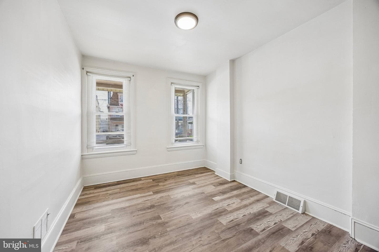 2706 W 7th Street photo 5