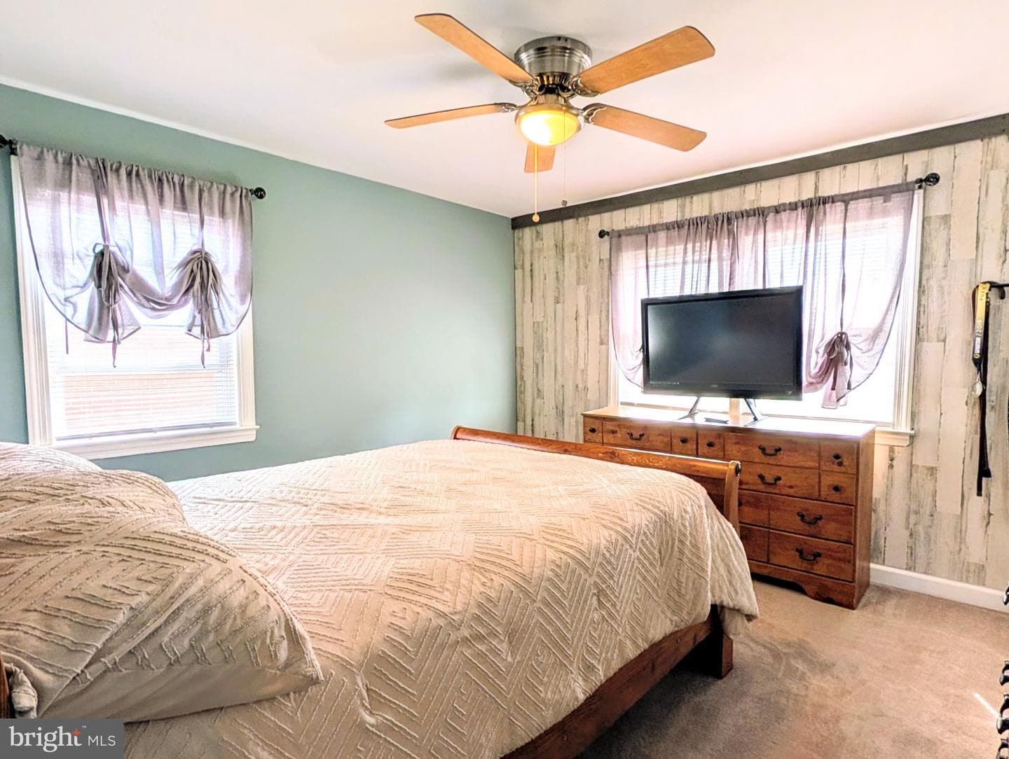 568 Michell Street photo 20