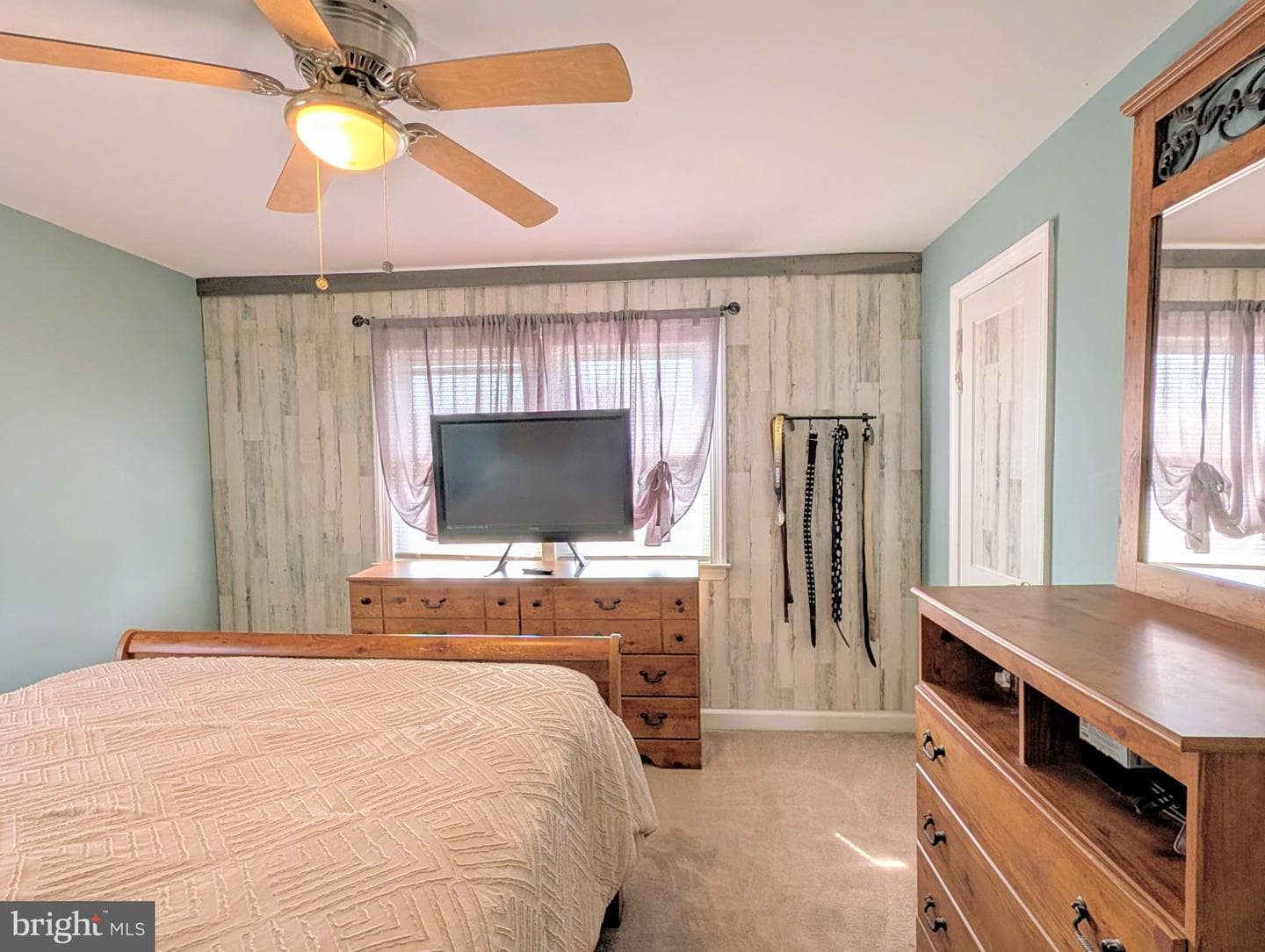 568 Michell Street photo 21
