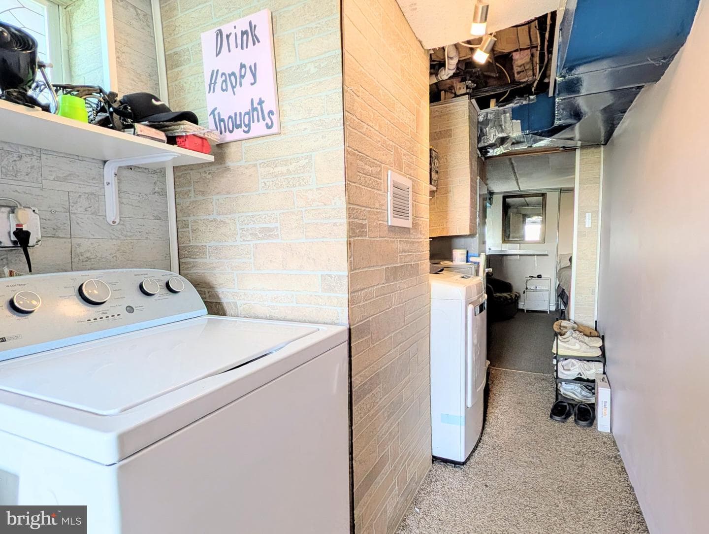 568 Michell Street photo 38