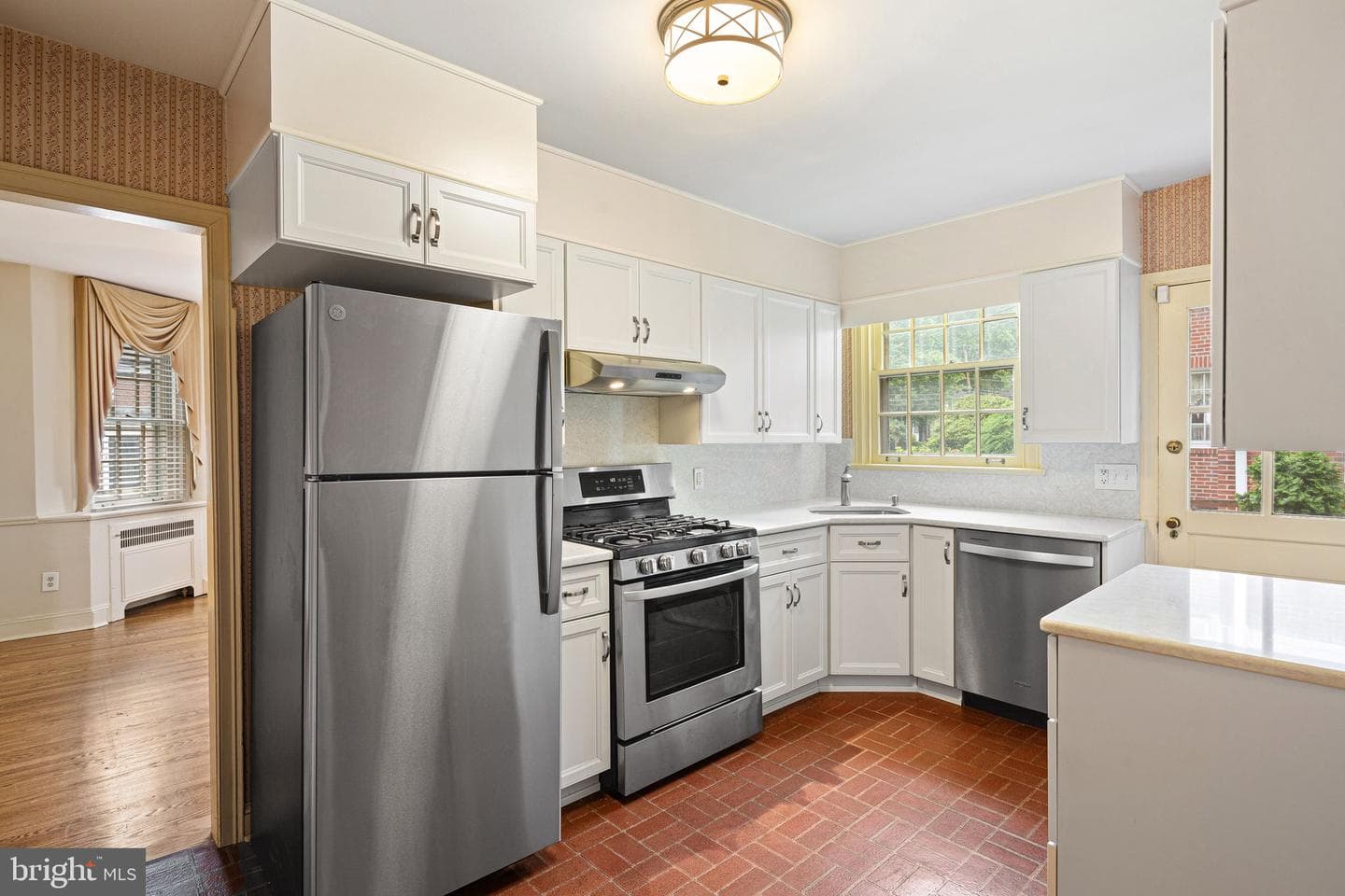 929 Burmont Road photo 13