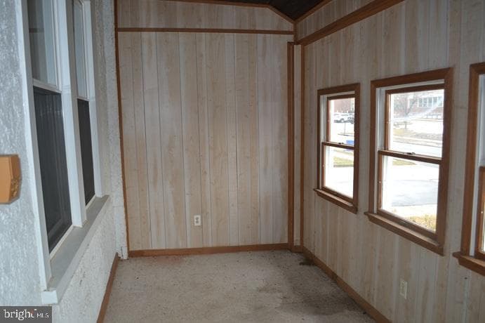 631 10th Avenue photo 4