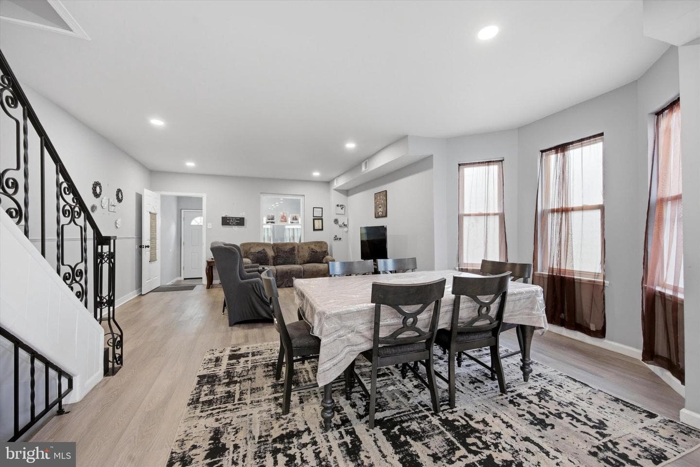 400 Pusey Avenue photo 6