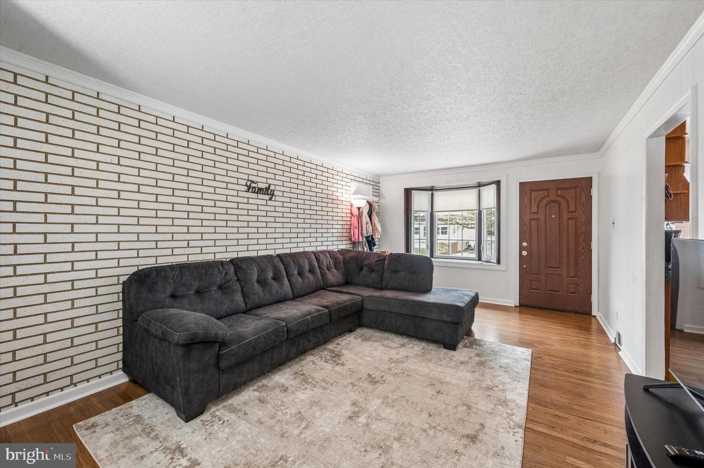 82 Hoffman Road photo 4