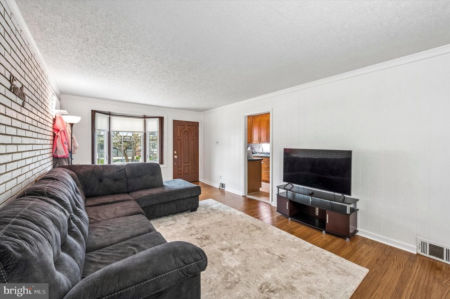 82 Hoffman Road photo 5