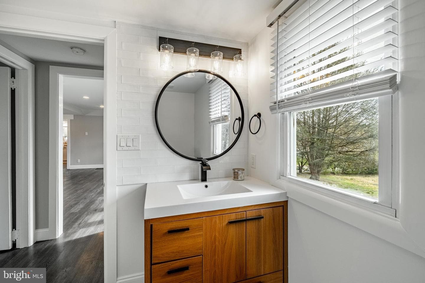 3119 Laughead photo 22