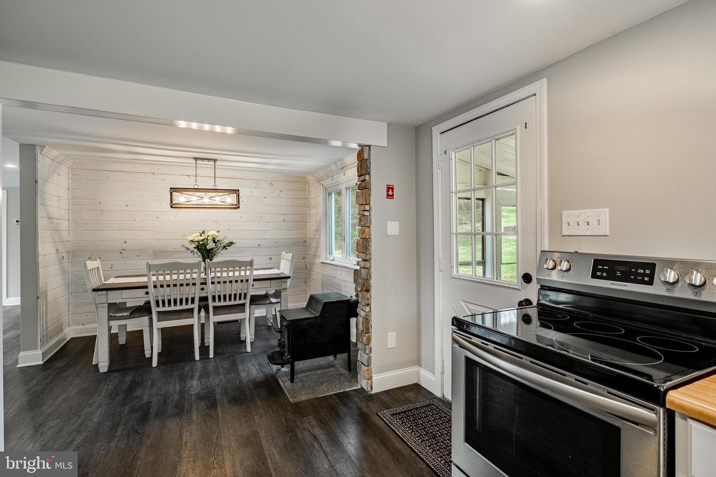 3119 Laughead photo 9