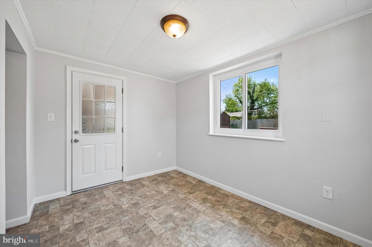 2154 Sproul Road photo 15