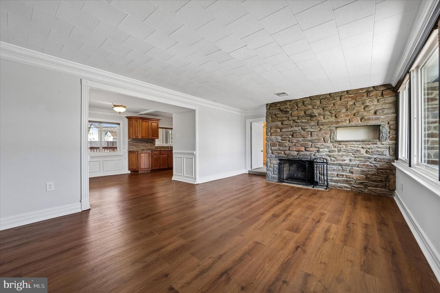 2154 Sproul Road photo 3