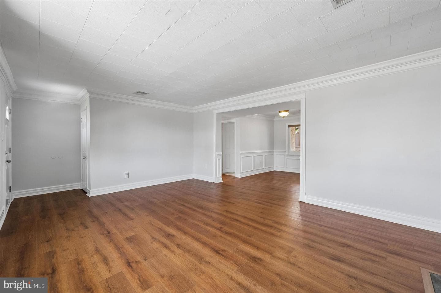 2154 Sproul Road photo 5