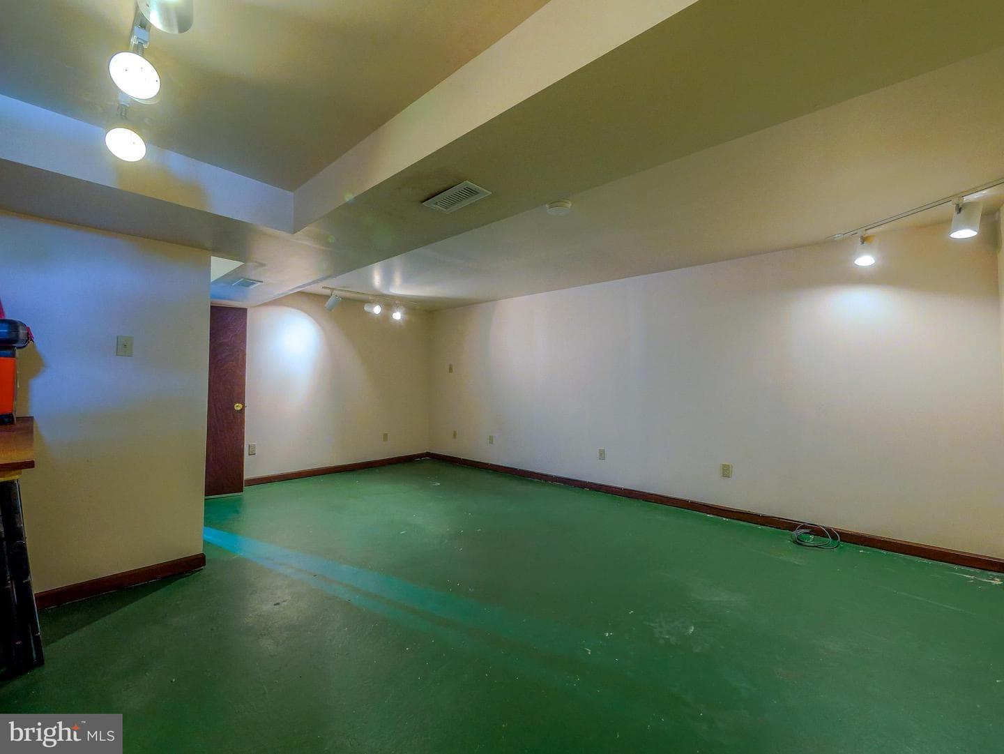6 Victoria Drive photo 39
