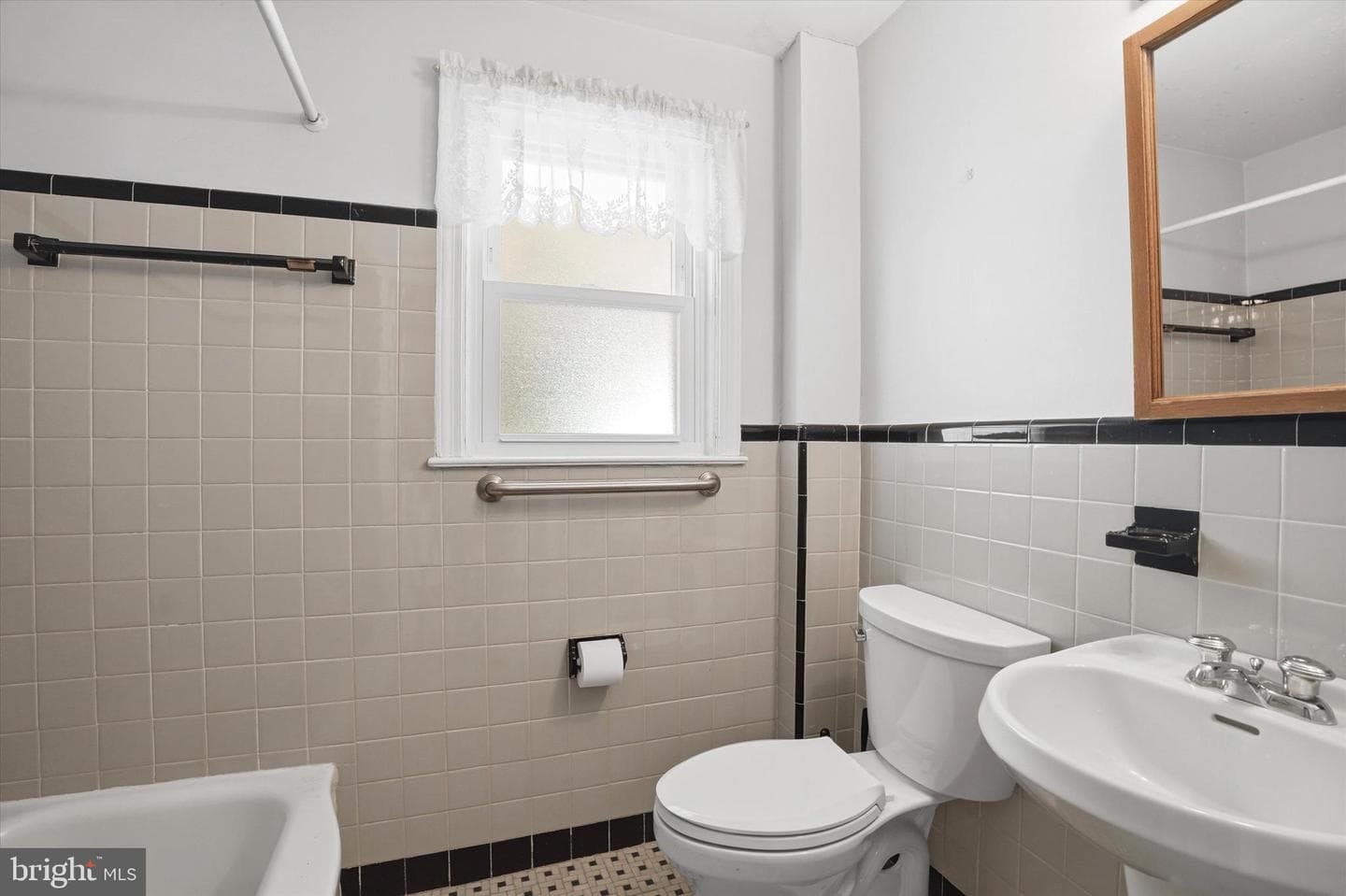 544 Lawrence Road photo 10