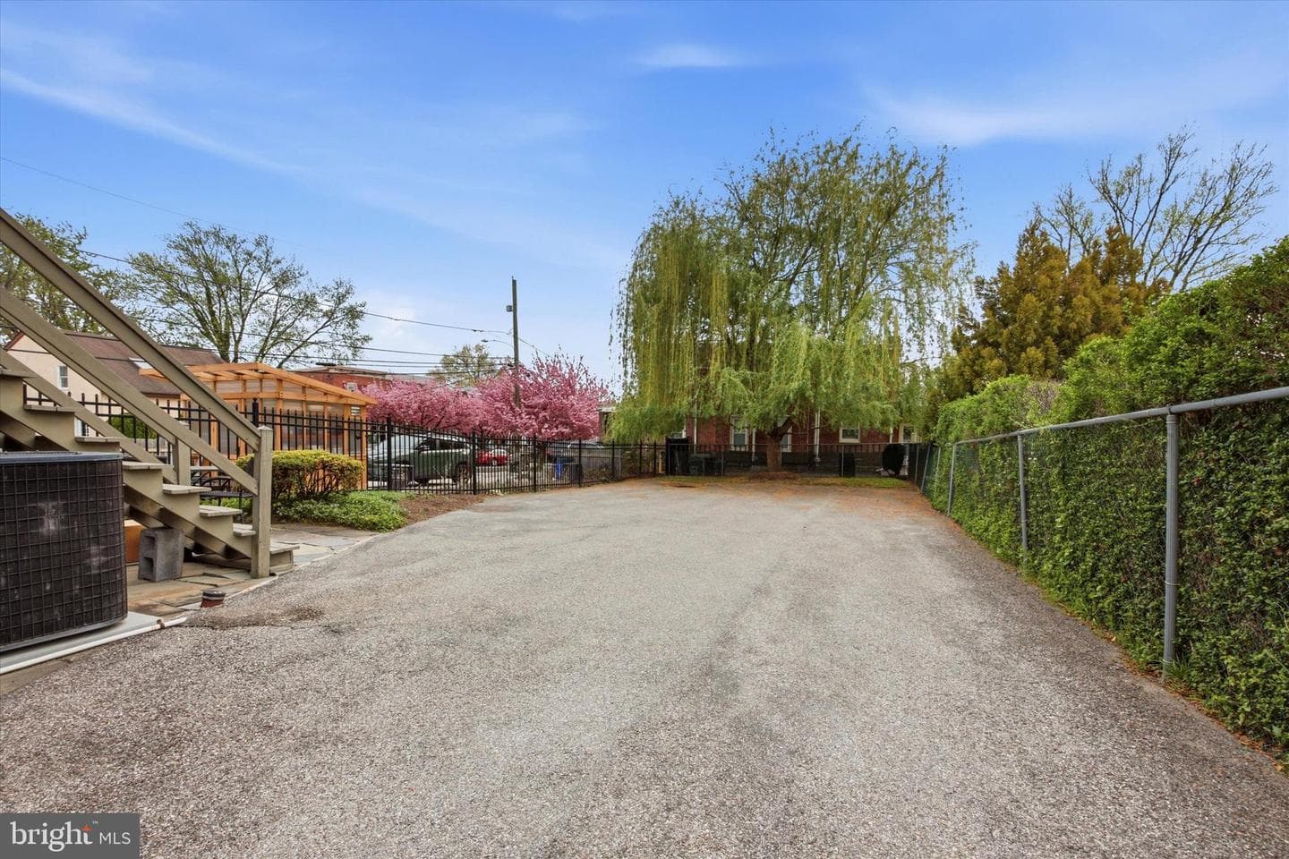 502 Darby Road photo 32