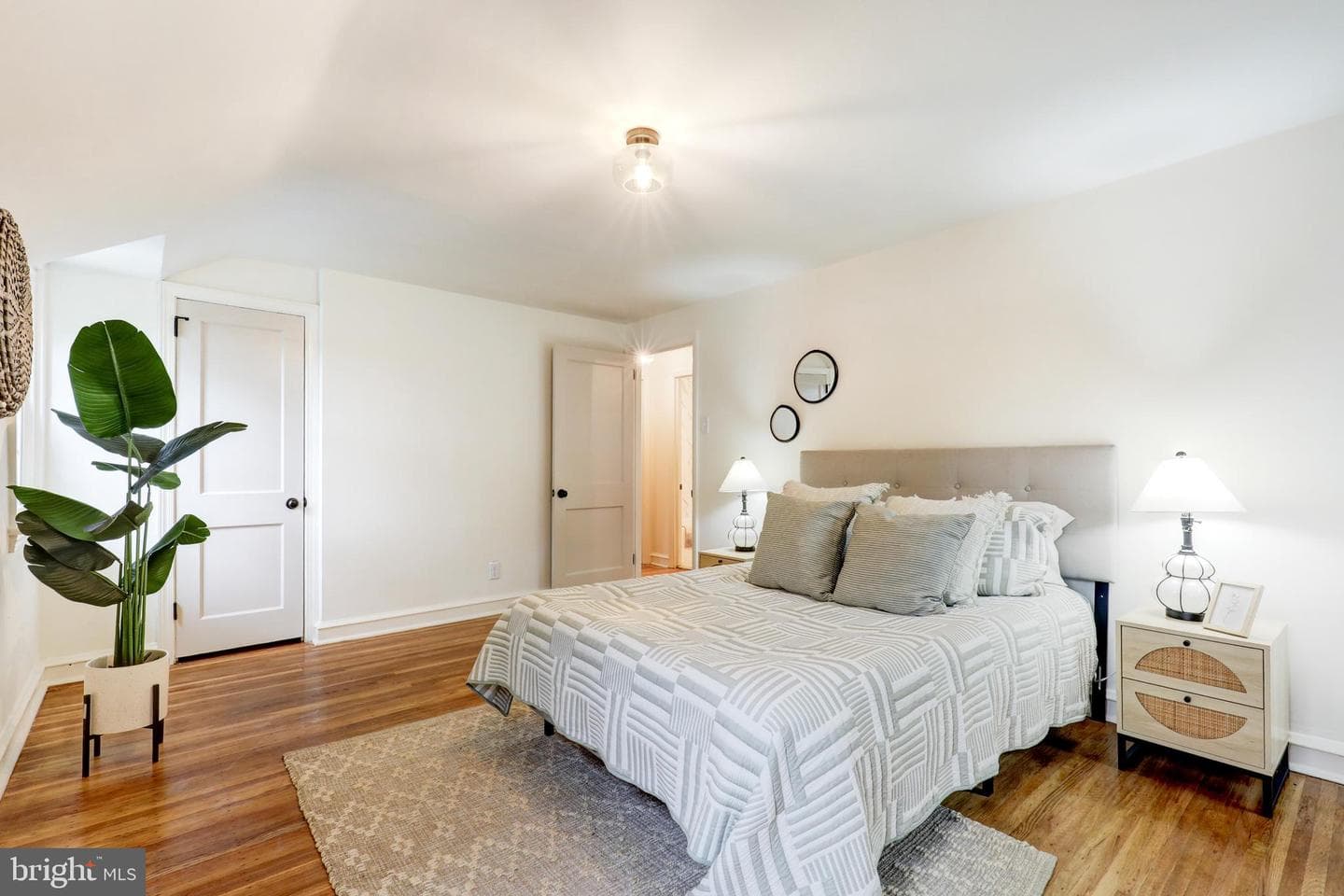 242 Shadeland Avenue photo 16