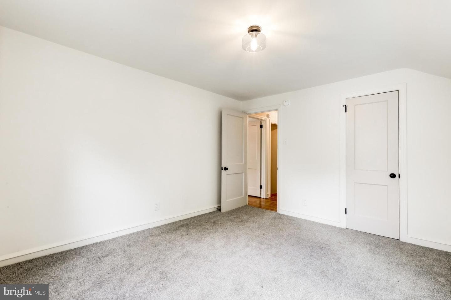 242 Shadeland Avenue photo 21