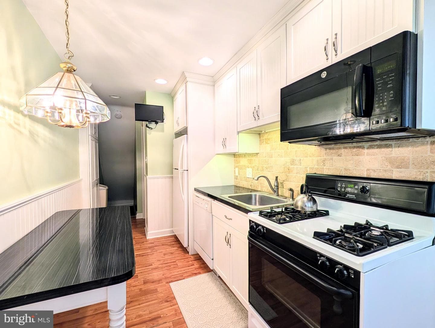 1439 Michigan Avenue photo 37