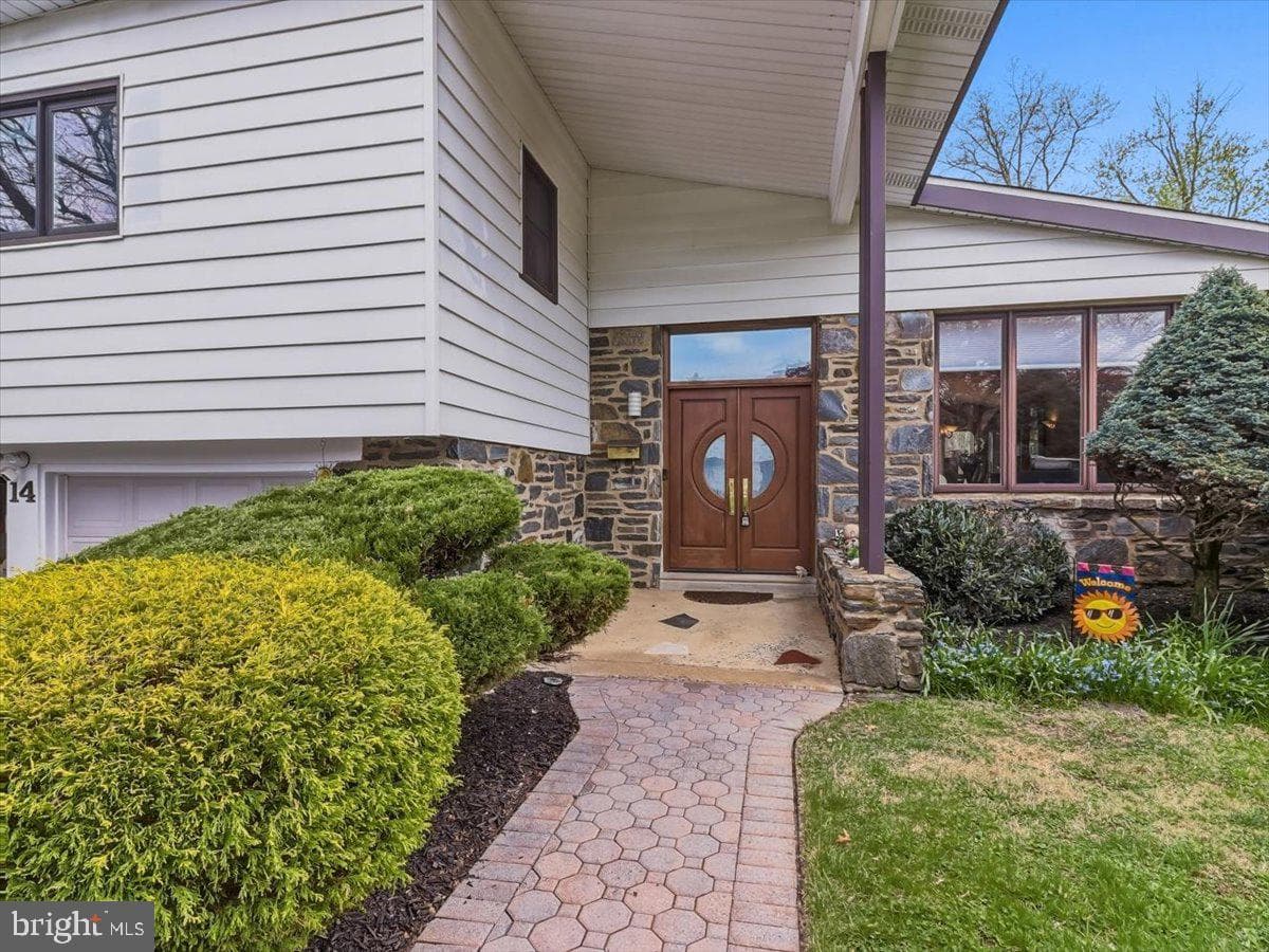 14 Vassar Road photo 3