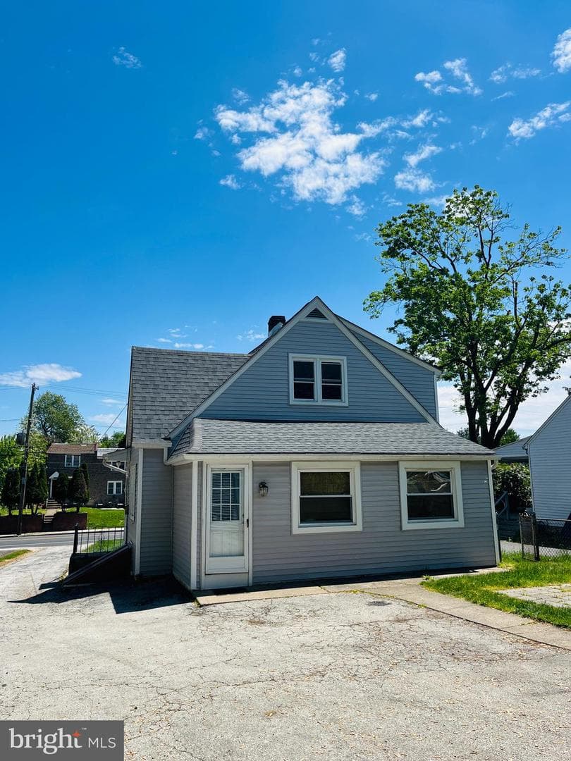 114 S Bishop Avenue, Springfield