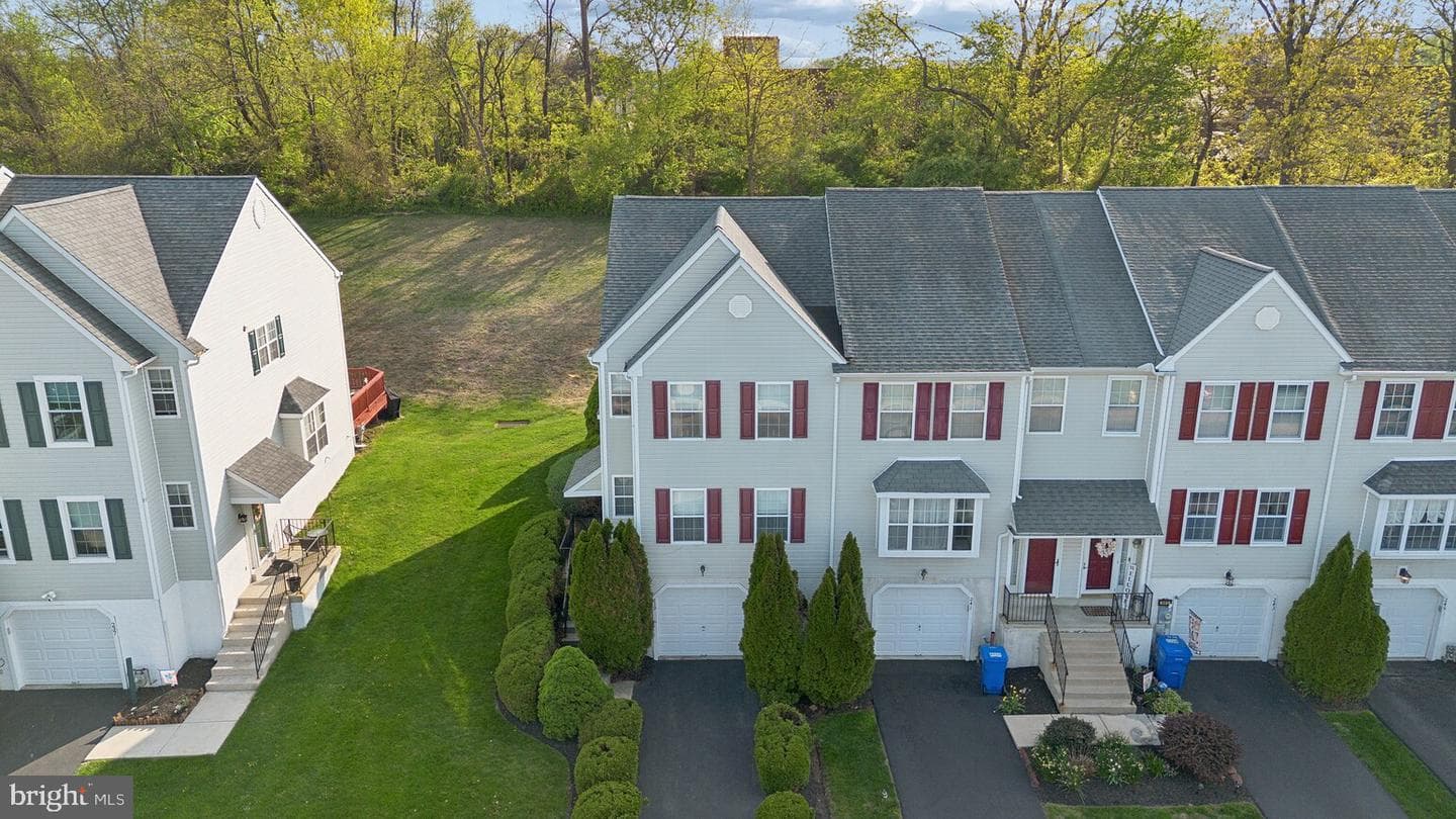 239 Spring Valley Way, Aston