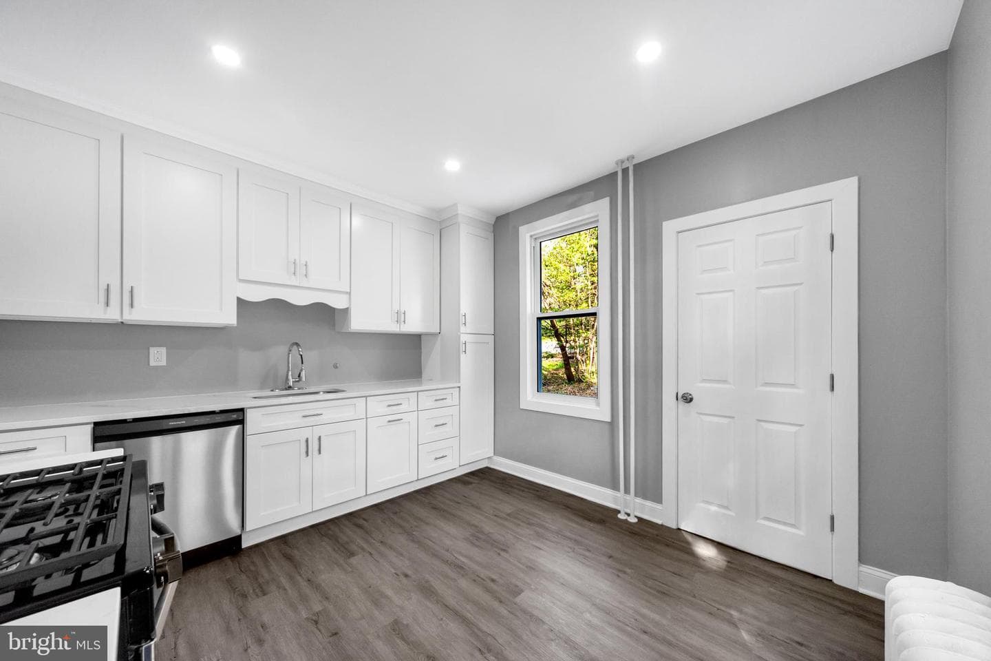 3227 Berkley Avenue photo 9