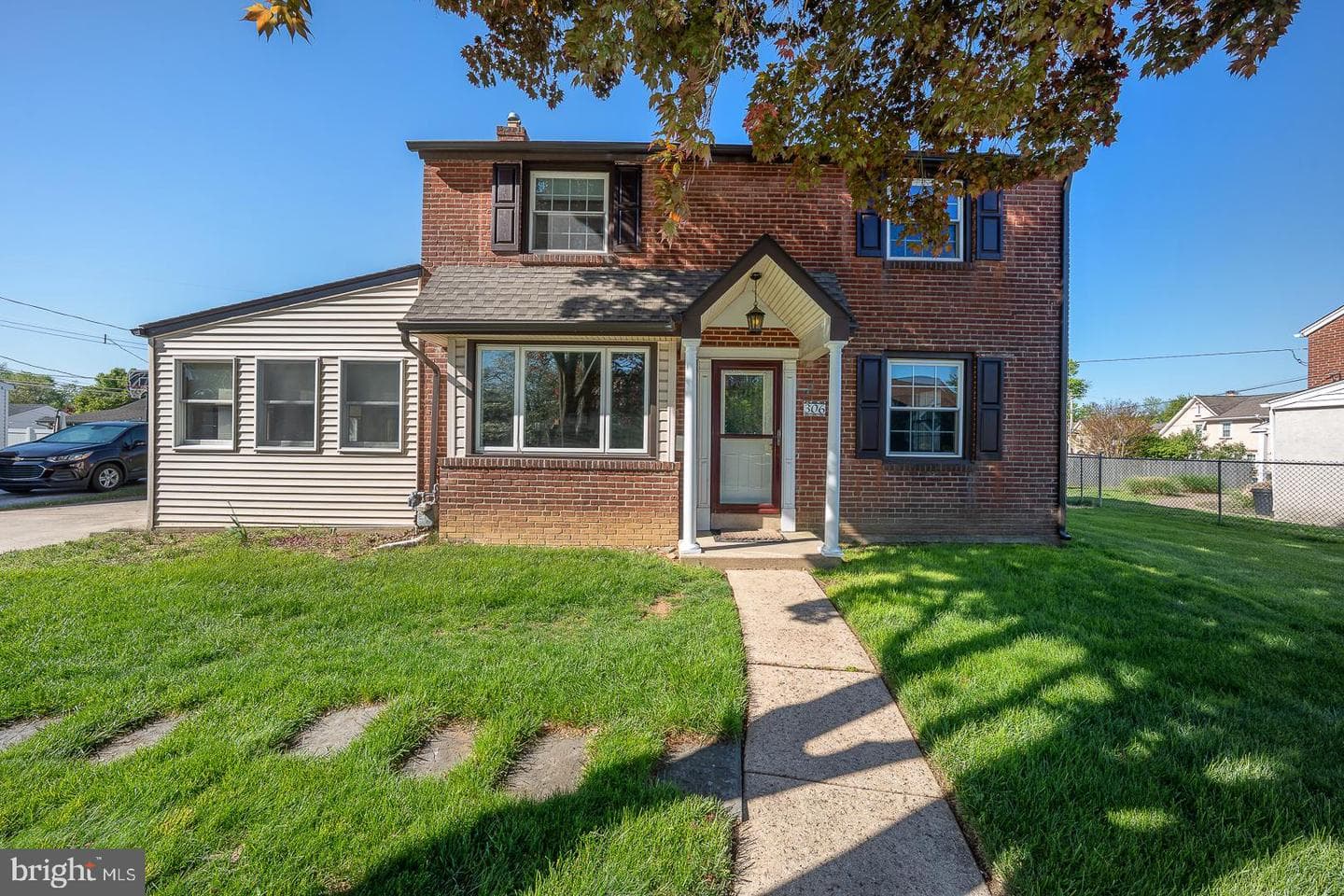 306 Sedgewood Road photo 2