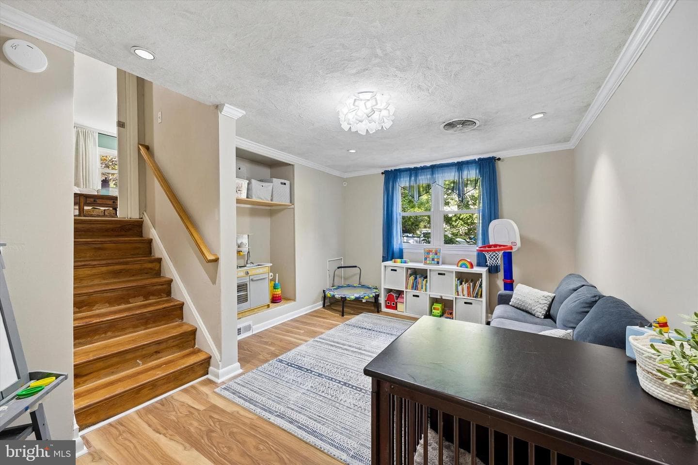 532 Bryn Mawr Avenue photo 4