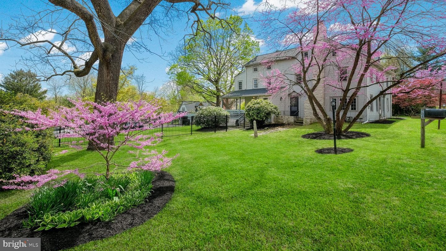 204 W Brookhaven Road, Wallingford