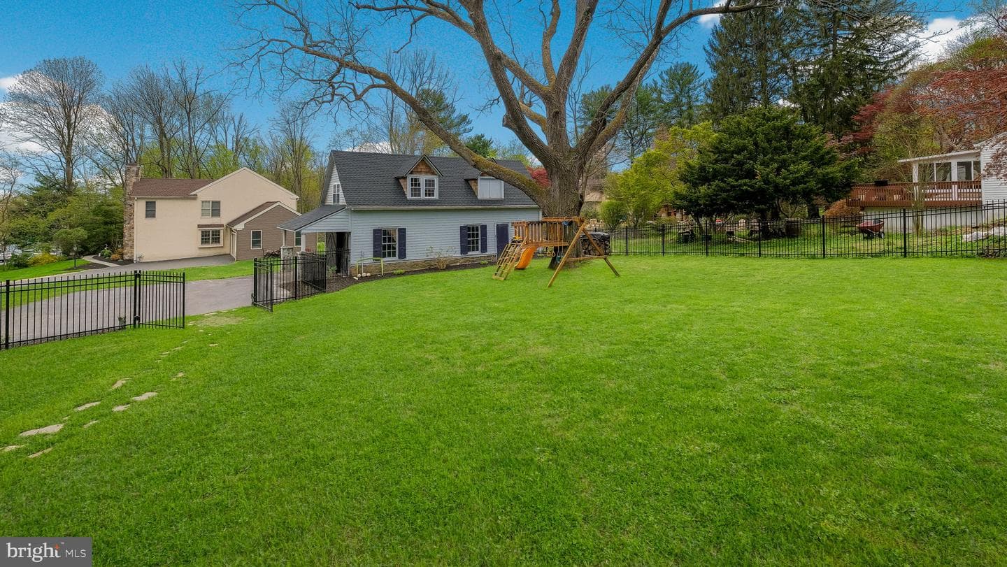 204 W Brookhaven Road, Wallingford