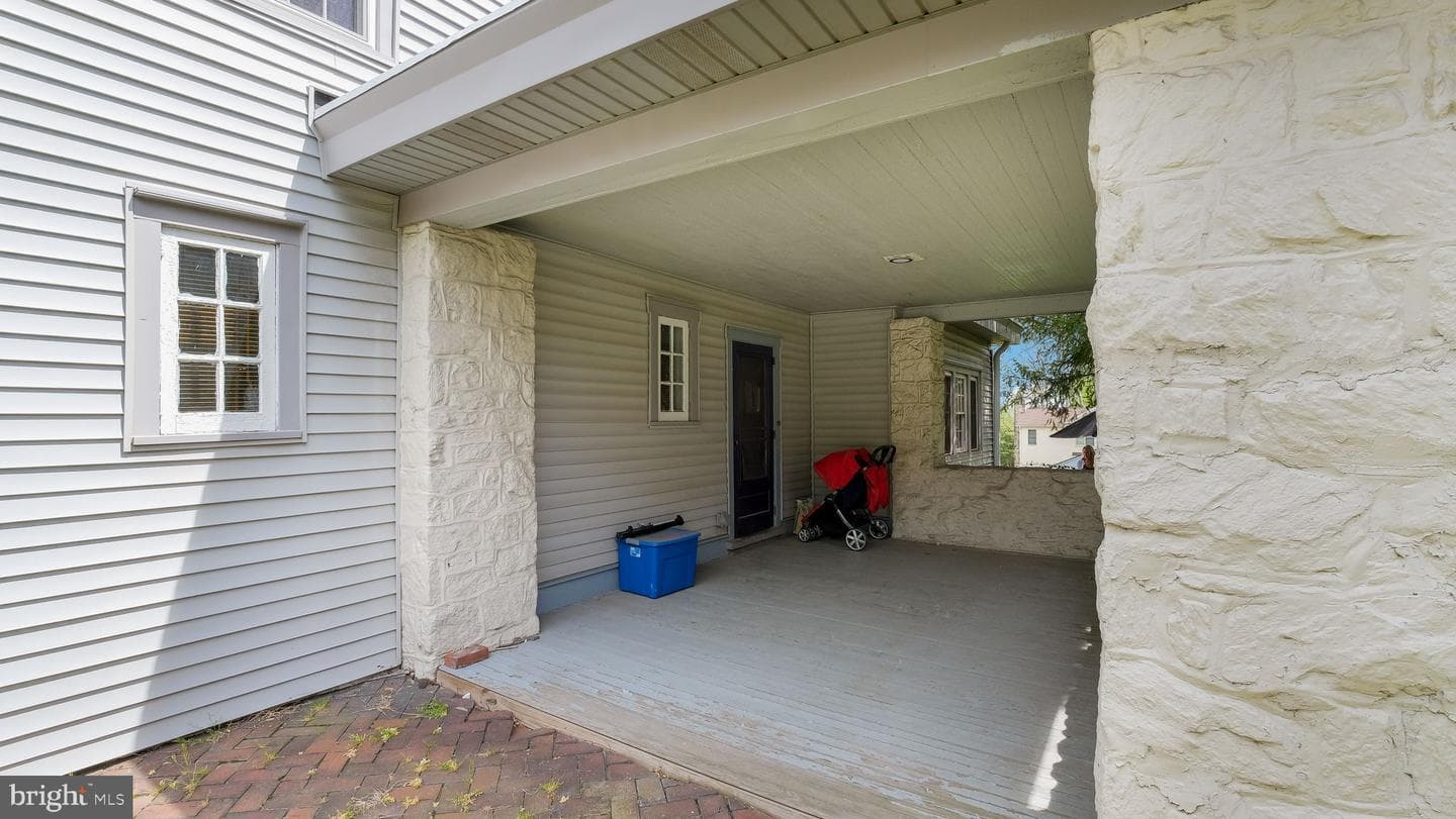204 W Brookhaven Road photo 58