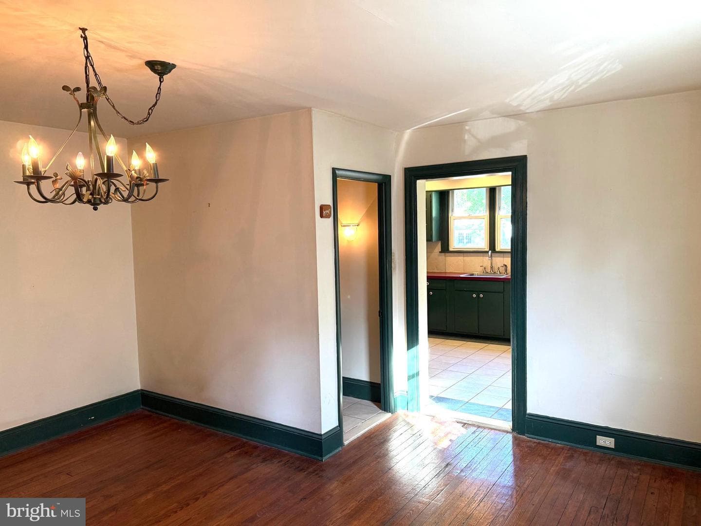 256 N Aberdeen Avenue photo 4