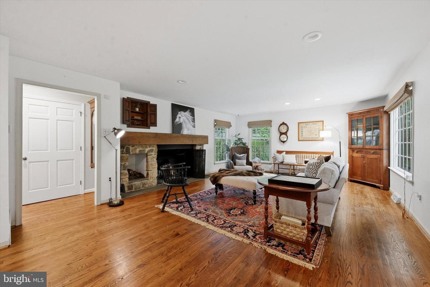 124 Tally Ho Drive photo 5