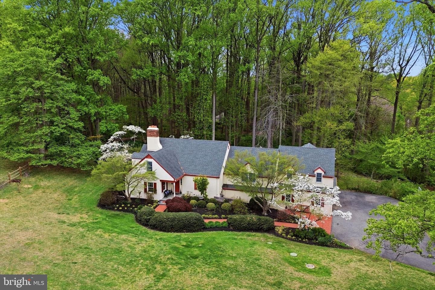124 Tally Ho Drive photo 52