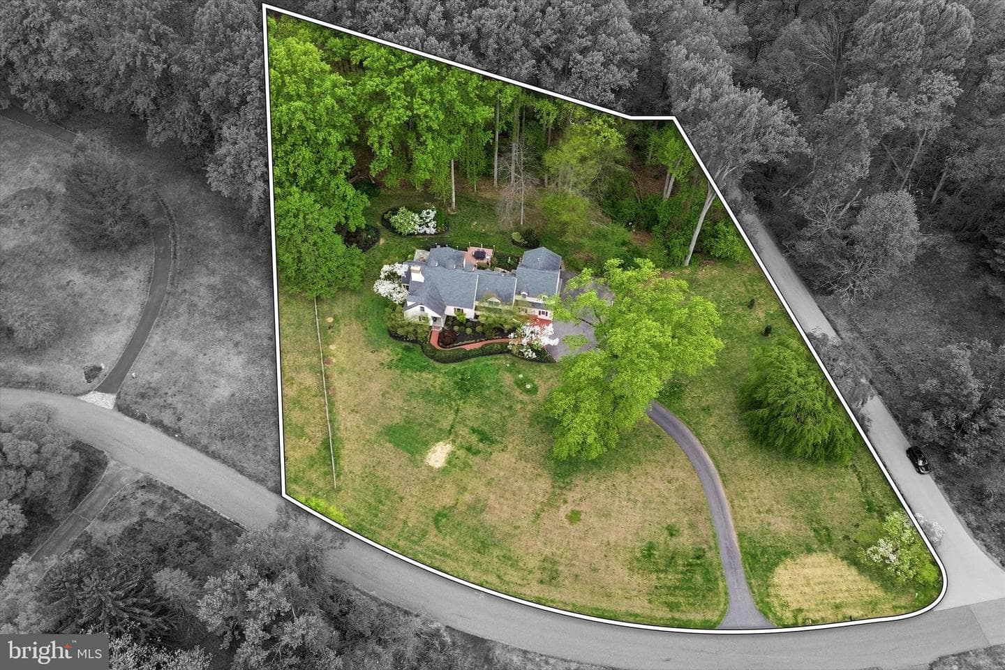 124 Tally Ho Drive photo 57