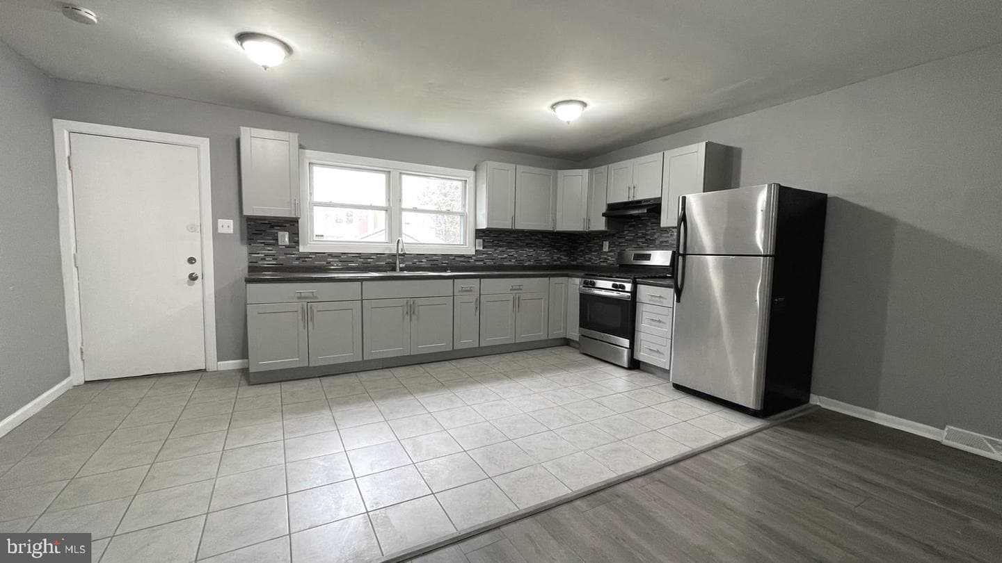 1340 W 7th Street photo 5