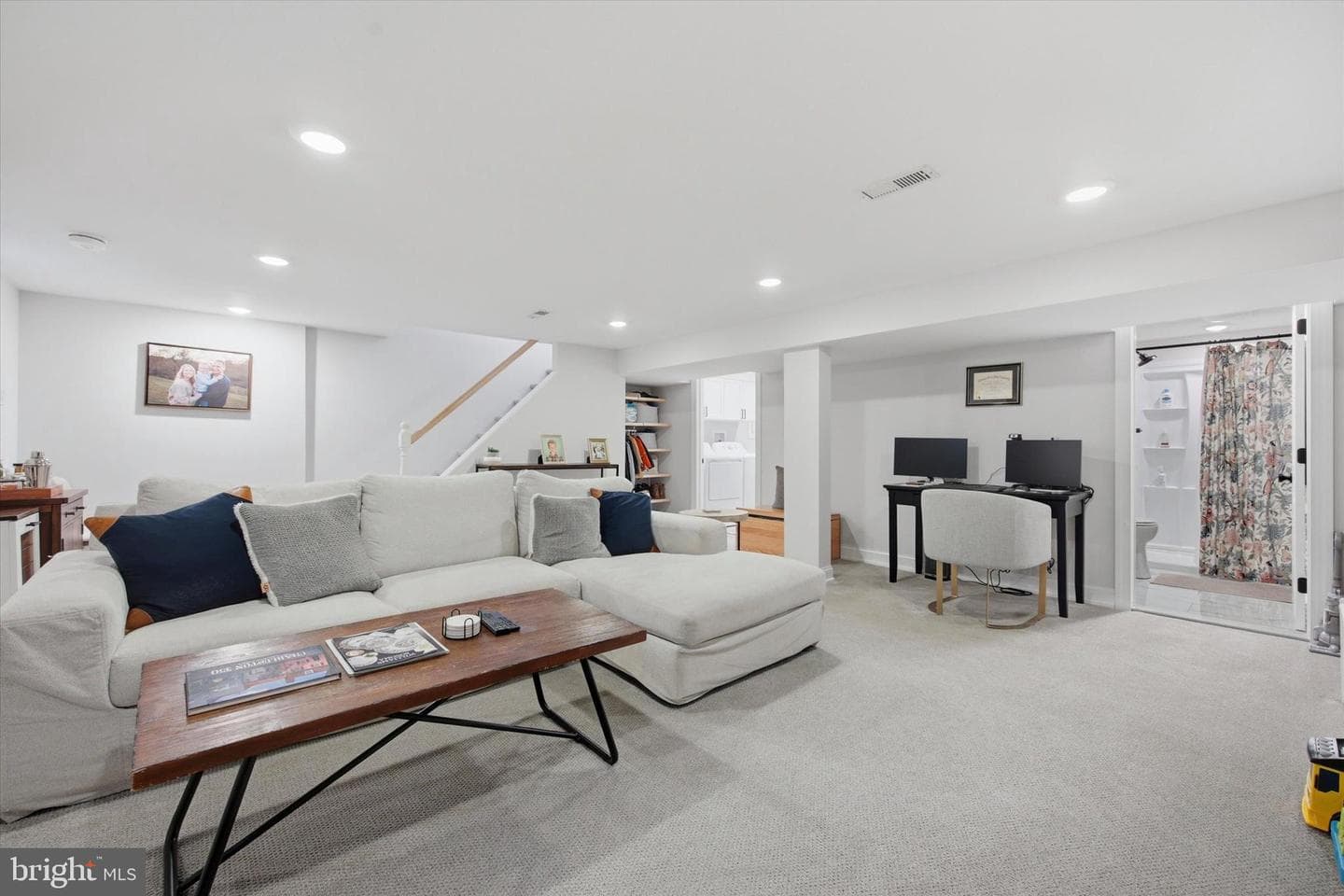 506 Saint Albans Road photo 19