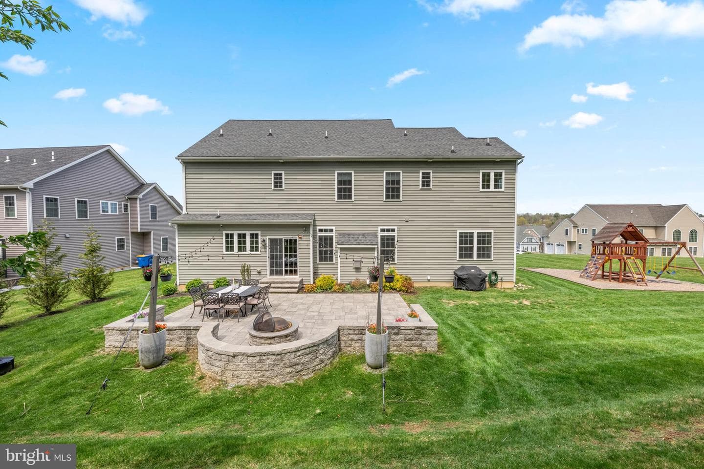 10 Giana Way photo 11