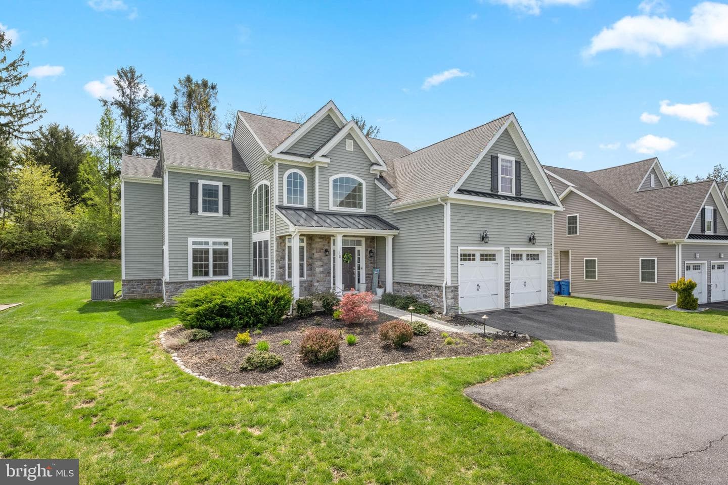 10 Giana Way photo 14