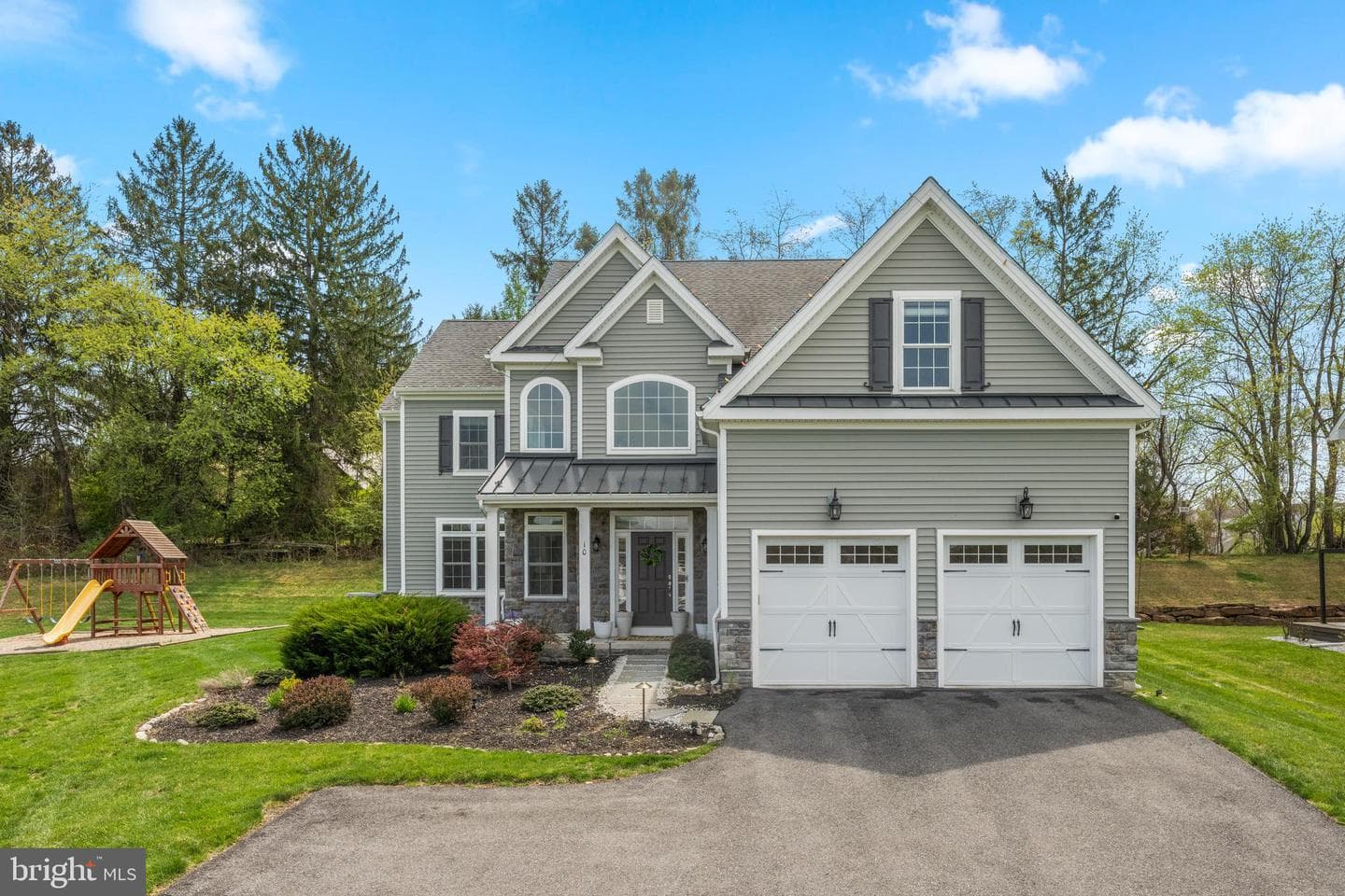 10 Giana Way photo 2