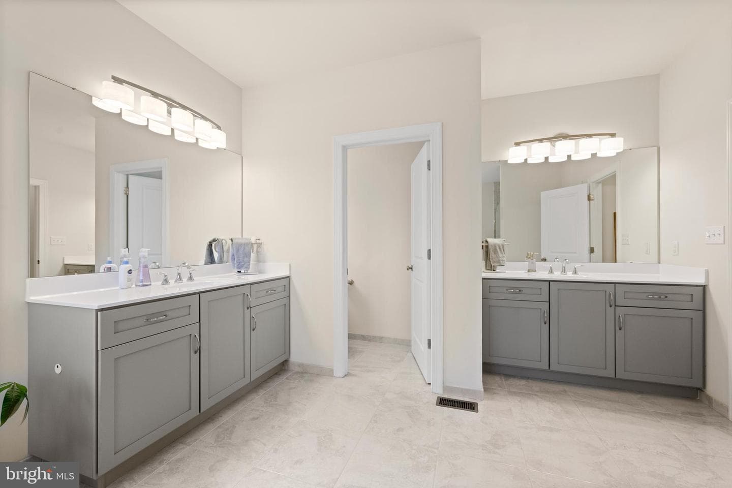 10 Giana Way photo 40
