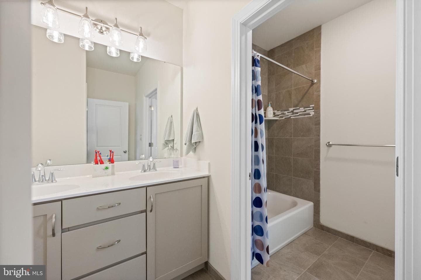 10 Giana Way photo 52